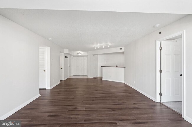 Building Photo - 1200 Braddock Pl