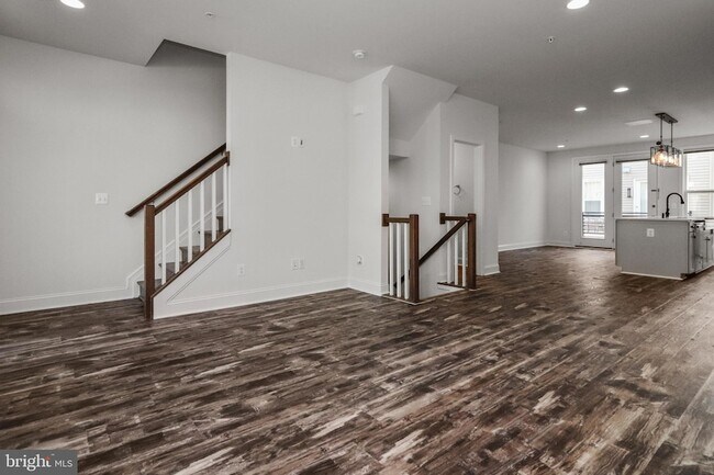 Building Photo - 14583 Lakestone Dr