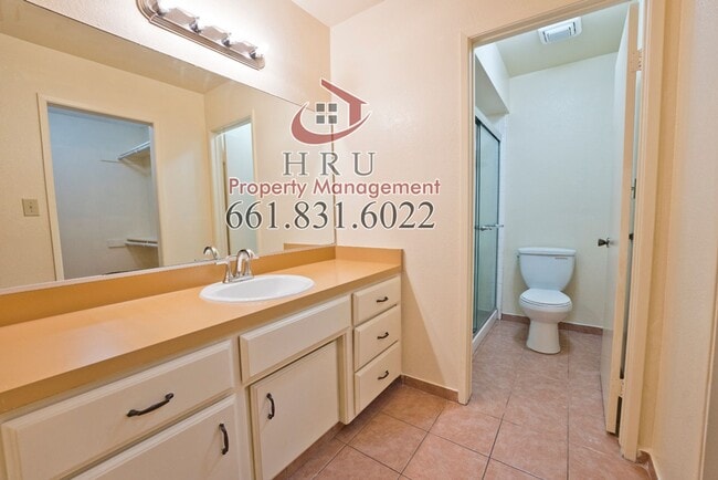 Building Photo - SW-Bakersfield. 3bed/2bath