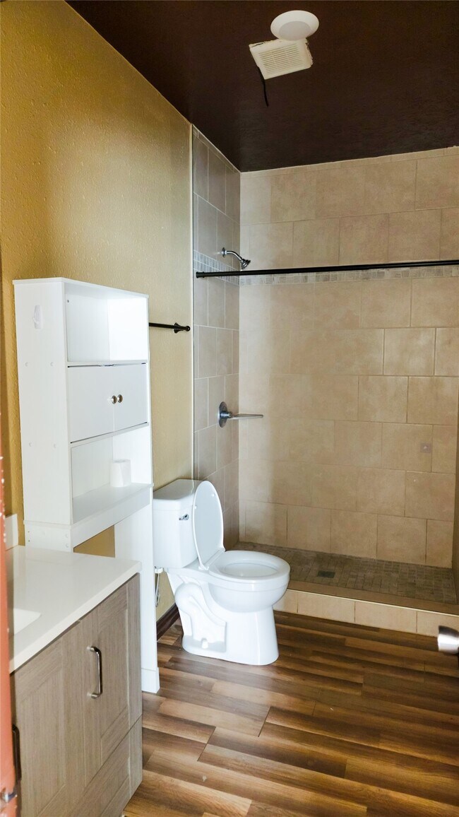 Building Photo - 4102 County Rd 190