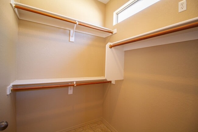 Building Photo - Live in Style and Convenience - 2BR/2BA wi...