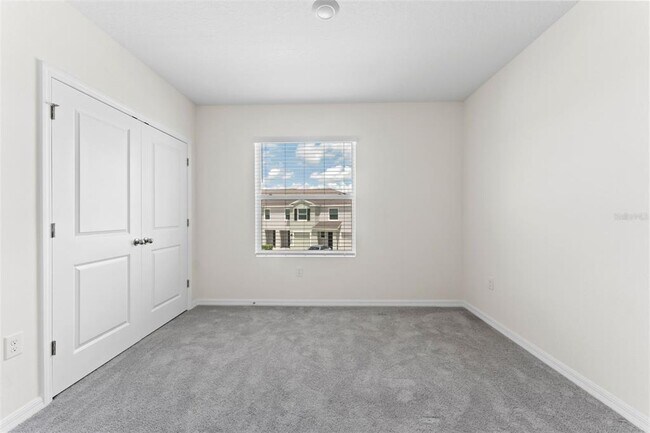 Building Photo - 11082 Crescent Deer Dr