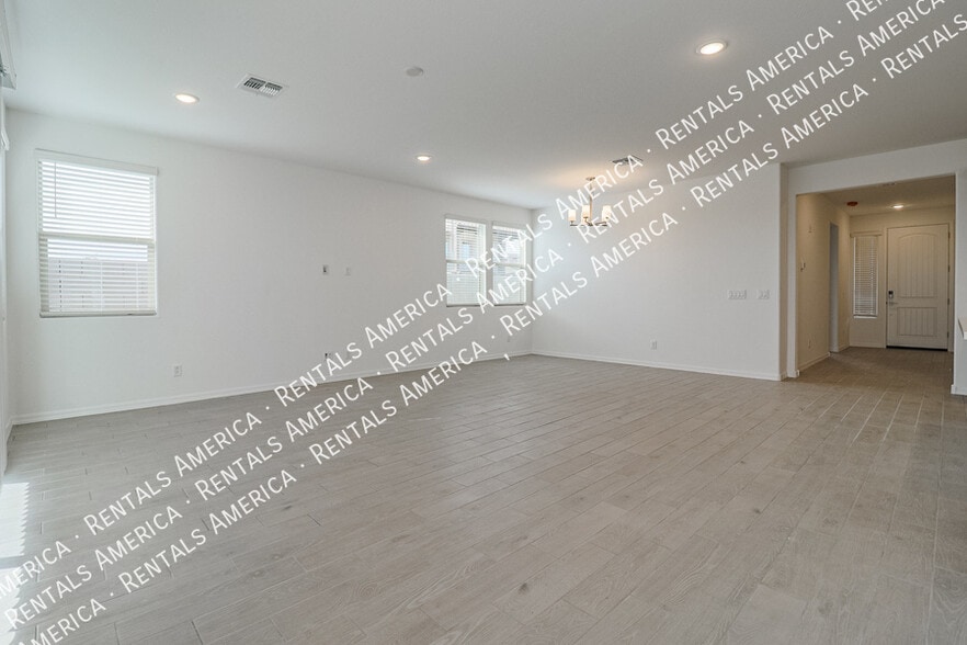 Building Photo - 15175 W Desert Bloom St