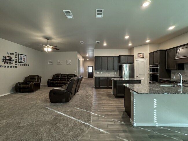 Building Photo - 1212 Ash St