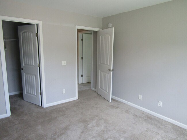 Building Photo - 42 Pinto Trail