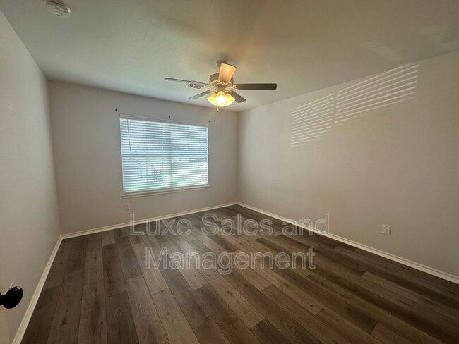 Building Photo - 15749 Potomac Dr
