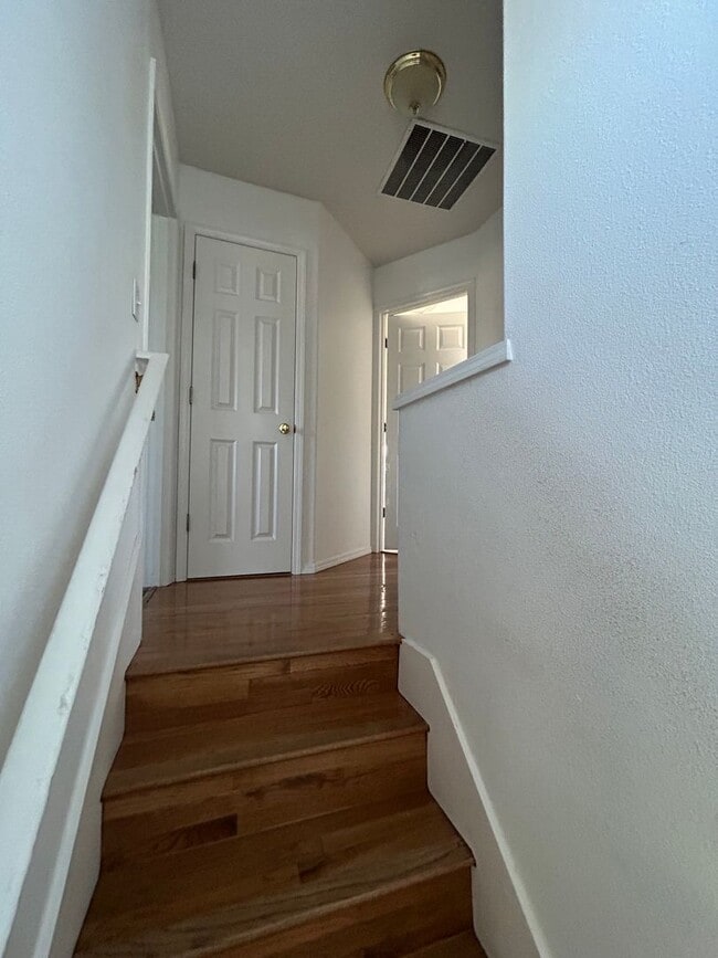 Building Photo - Nice 3 bed/2 1/2 bath near Grandhaven Elem...