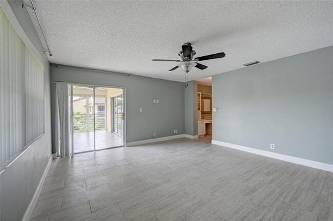 Building Photo - 8760 Azalea Ct
