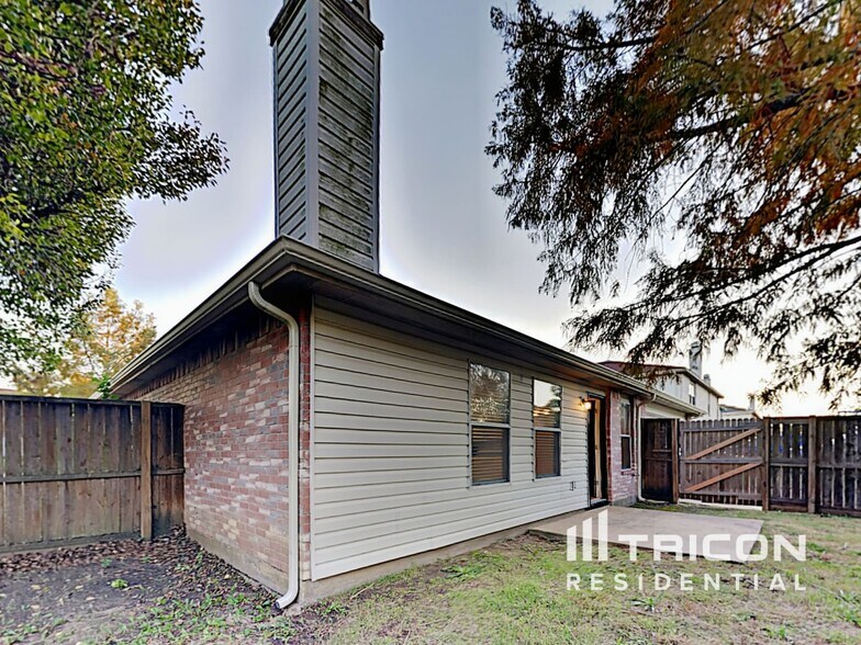 Building Photo - 647 Blue Chalk Dr