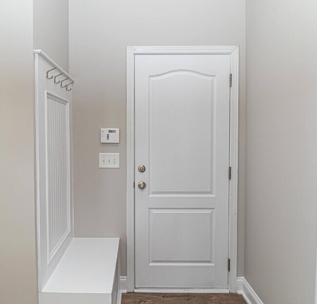 Building Photo - STUNNING & SPACIOUS! GANDER LAKE 4 BR | 3 BA IN PIKEVILLE SCHOOL DISTRICT *LAWN CARE INCLUDED!*