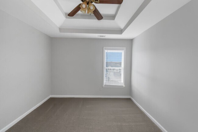 Building Photo - Beautiful large 4-bedroom home