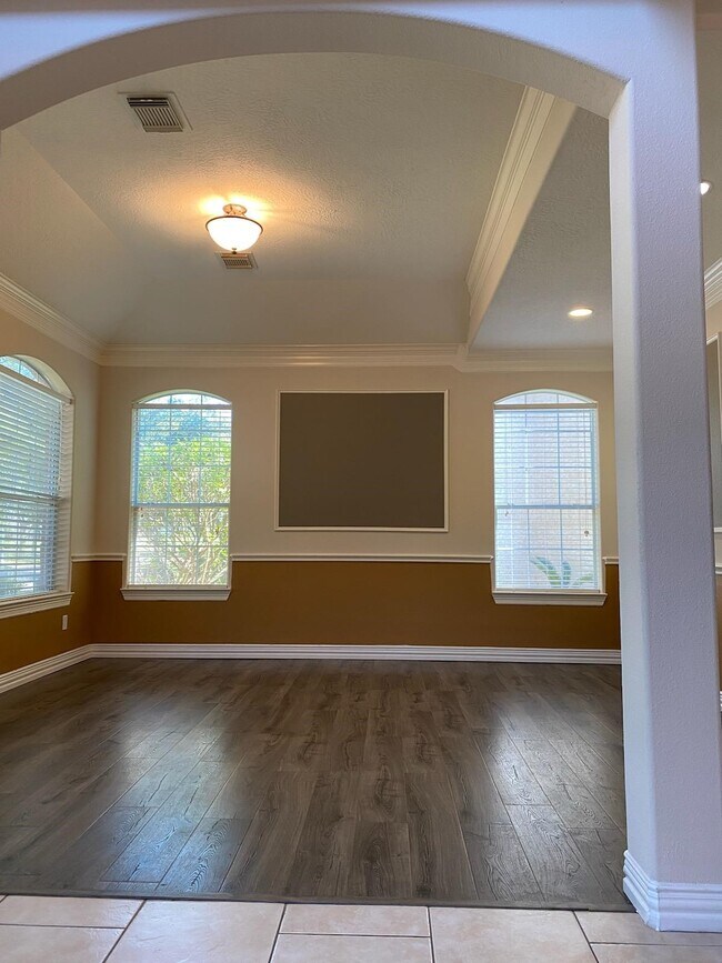 Building Photo - 11815 Canyon Mills Dr