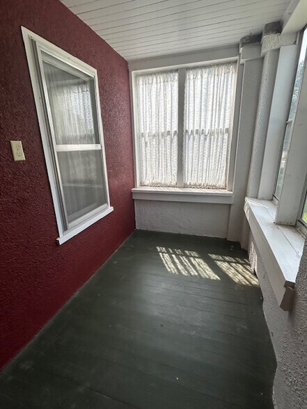 Building Photo - 412 Fillmore St W