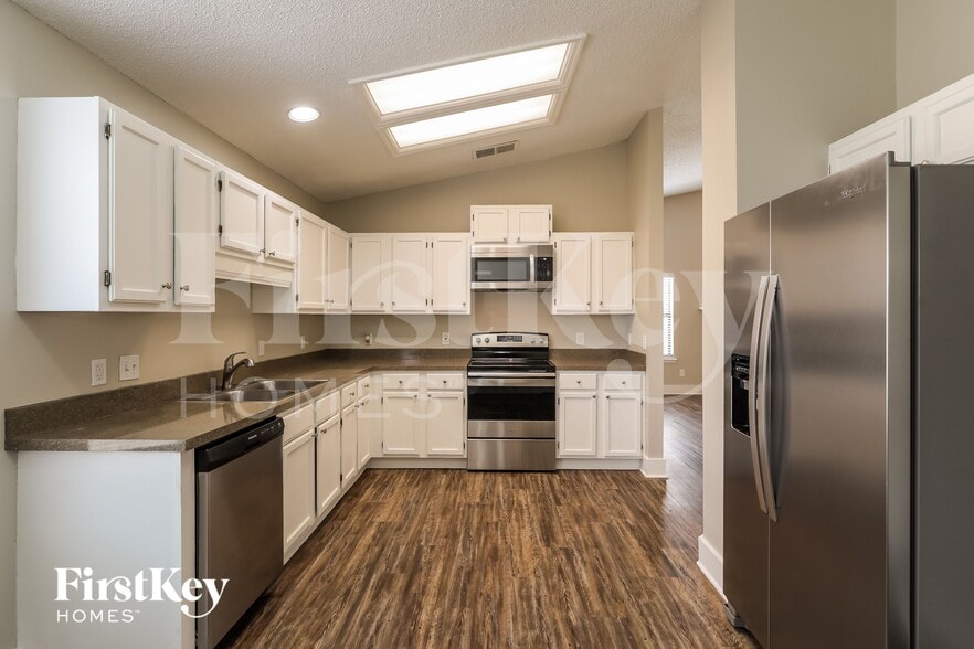 Building Photo - 8717 Irongate Dr