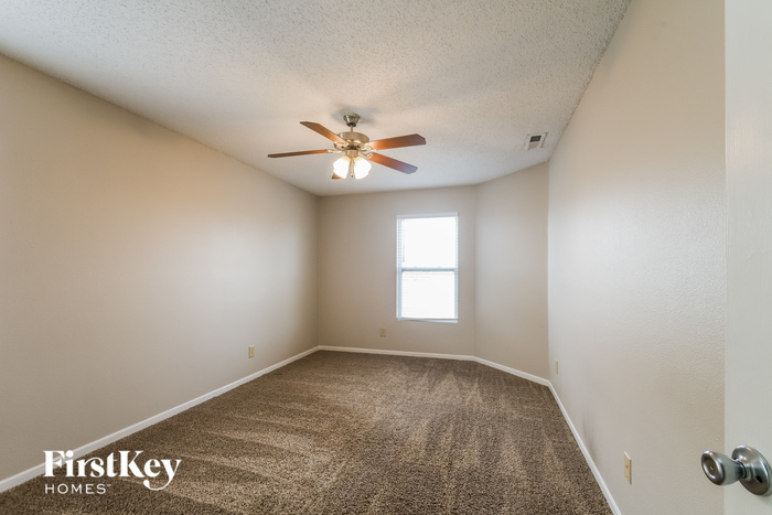 Building Photo - 12141 Belfry Dr
