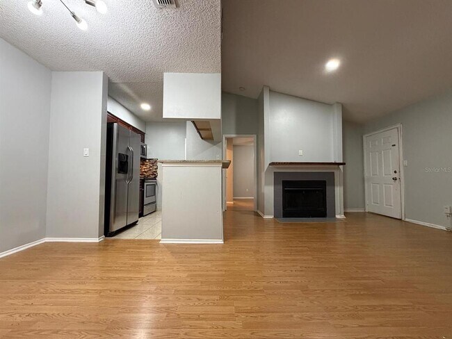 Building Photo - 8643 Mallard Reserve Dr
