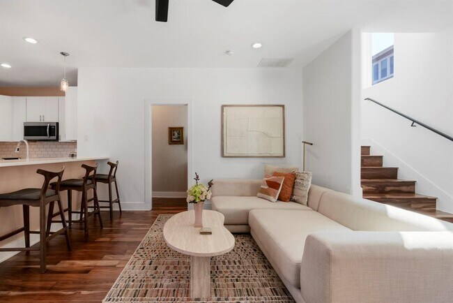 Building Photo - 1148 Webberville Rd