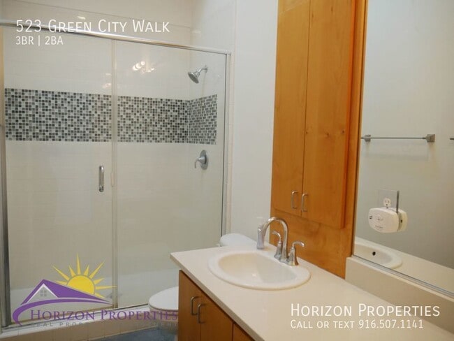 Building Photo - 523 Green City Walk