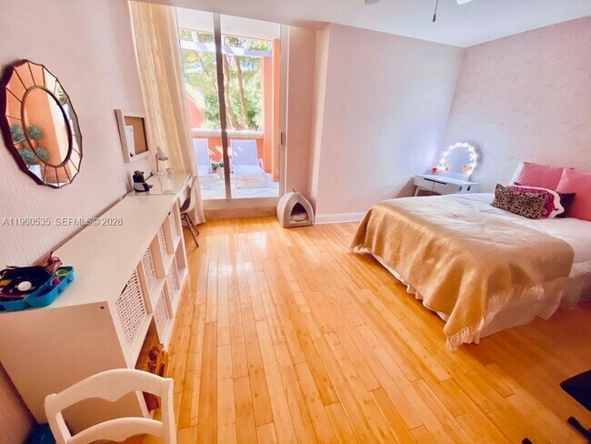 Building Photo - 799 Crandon Blvd