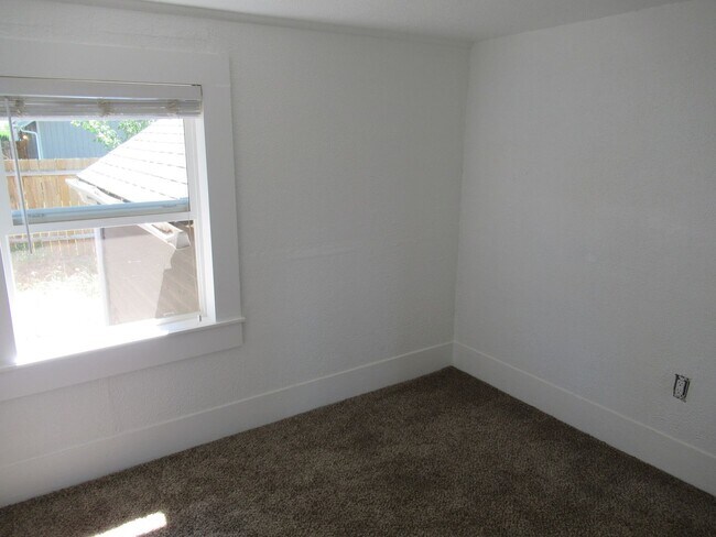 Building Photo - Large Two Bedroom House 1/2 off 1st rent