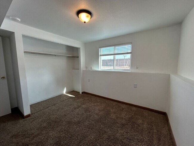 Building Photo - 6615 Brook Forest Dr