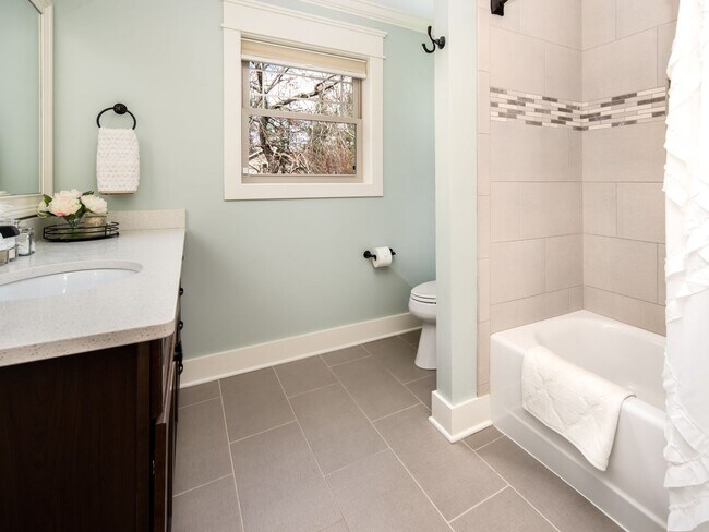 Building Photo - 27 Slippery Rock Dr