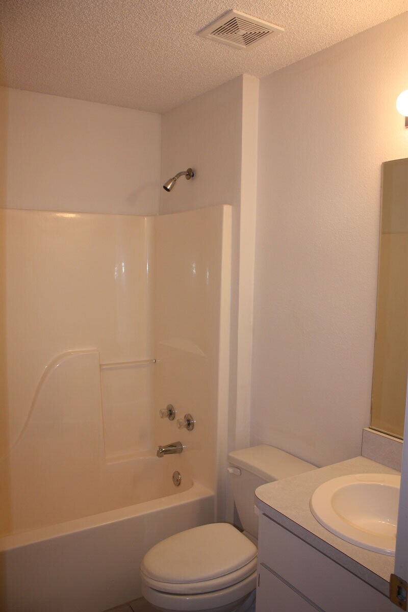 Building Photo - 20 Zebulon Pl