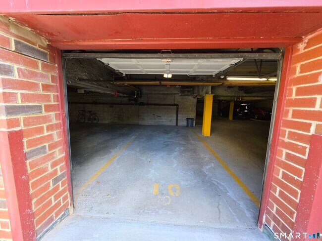 Building Photo - 27 Northill St