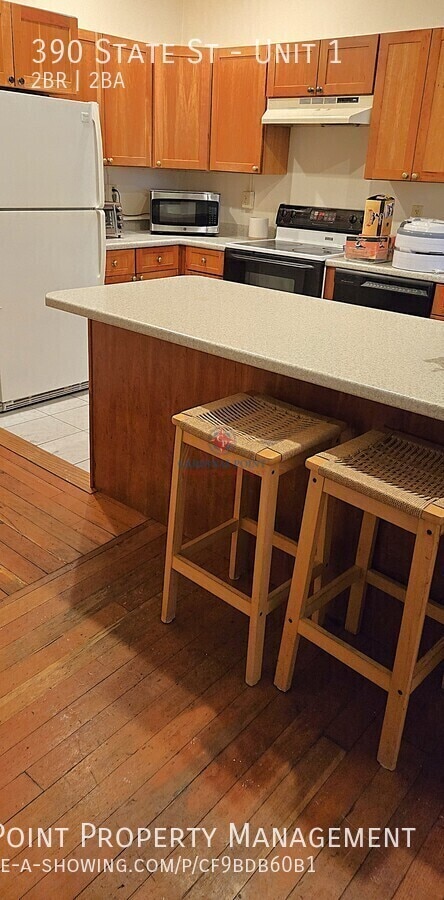 Building Photo - 390 State Street