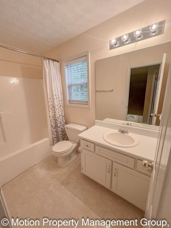 Building Photo - 861 Windward Rd