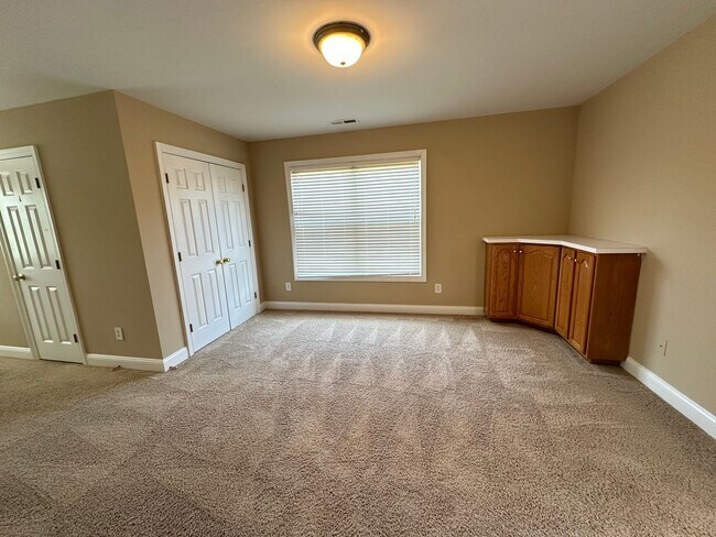 Building Photo - 6378 Clubside Dr