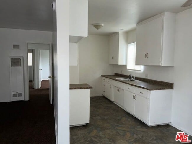 Building Photo - 10702 Crenshaw Blvd