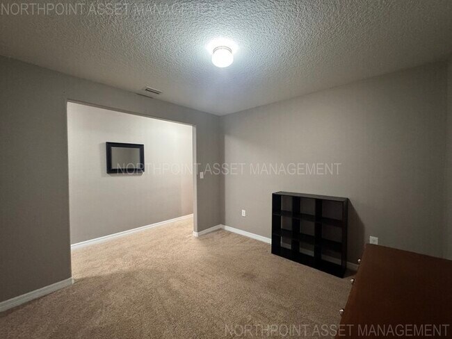 Building Photo - FURNISHED Summerfield Townhome