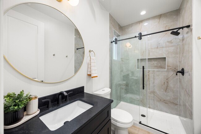 Building Photo - 4611 Dewberry St