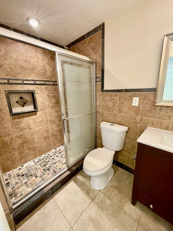 Building Photo - 4430 W Broward Blvd