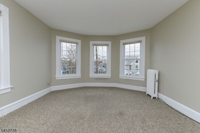 Building Photo - 11 Montague Pl