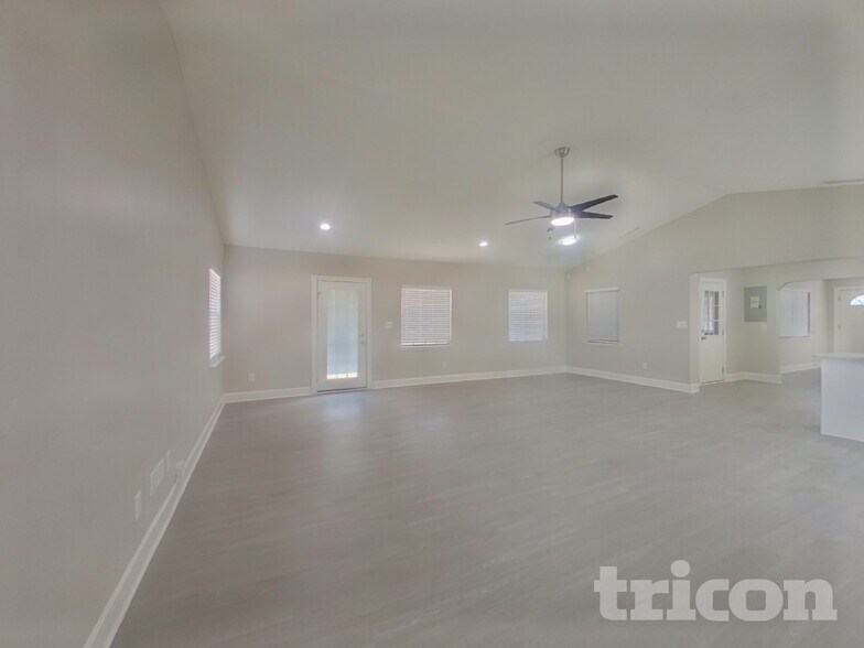 Building Photo - 11975 Cornelius St