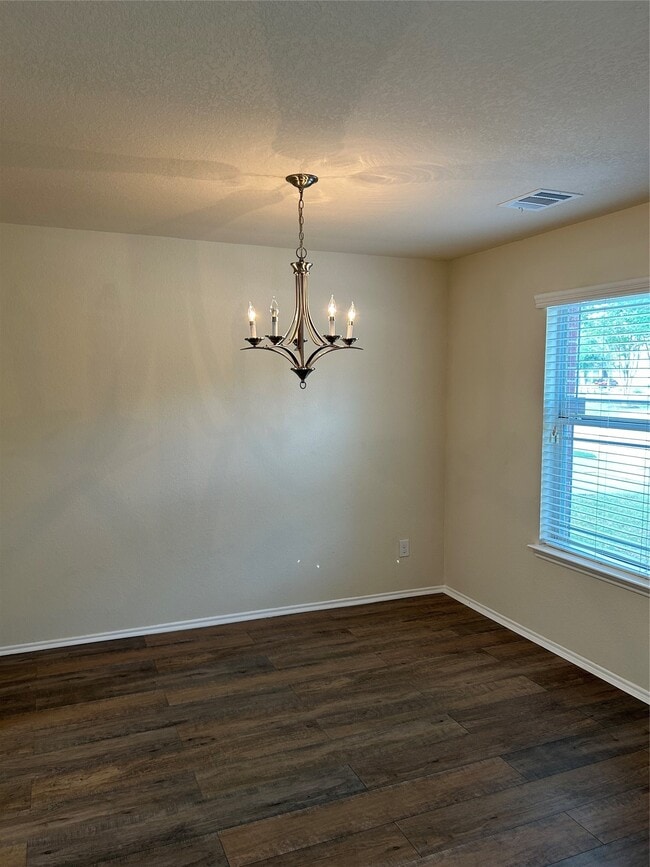 Building Photo - 5327 Stonegate Dr