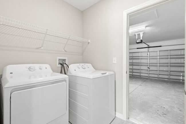 Building Photo - LIKE NEW 5 Bedroom Home for Rent in Shell Cove!