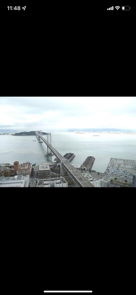 Building Photo - 425 1st