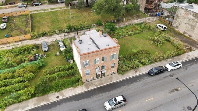Building Photo - 24 S Sacramento Blvd