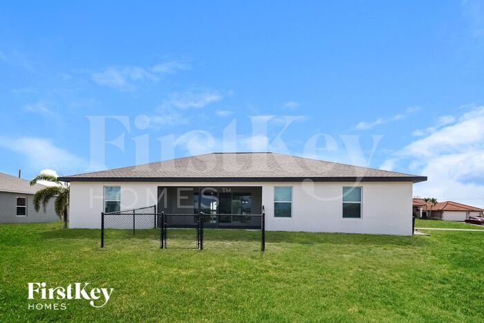 Building Photo - 2207 NW 6th Pl