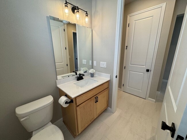 Building Photo - Where Modern Comfort Meets 4BD/3BA Hometown Charm — Your Story Begins in Okahumpka! FULLY-FENCED!...