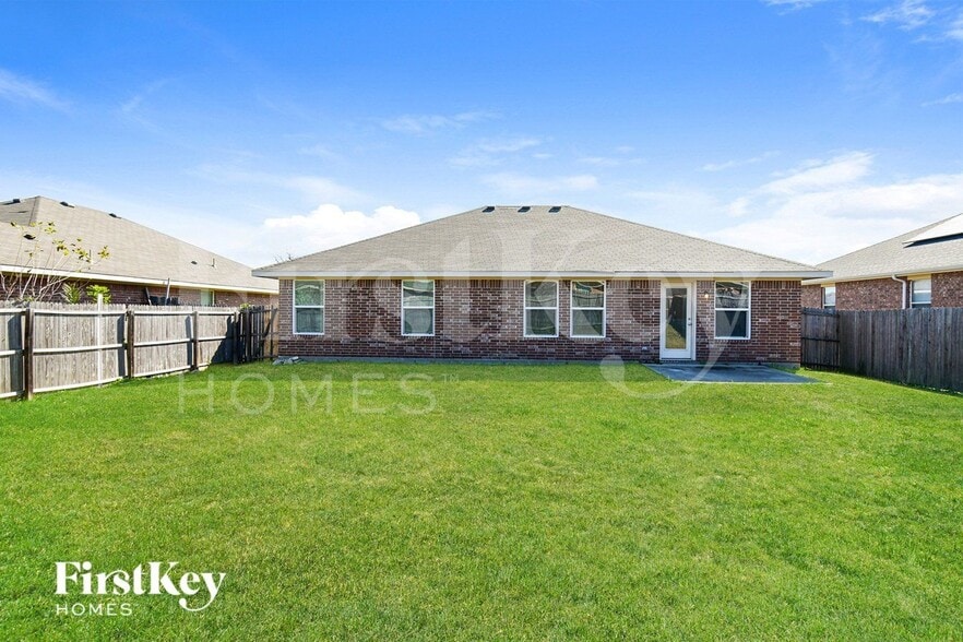 Building Photo - 1821 Ridgecrest Dr