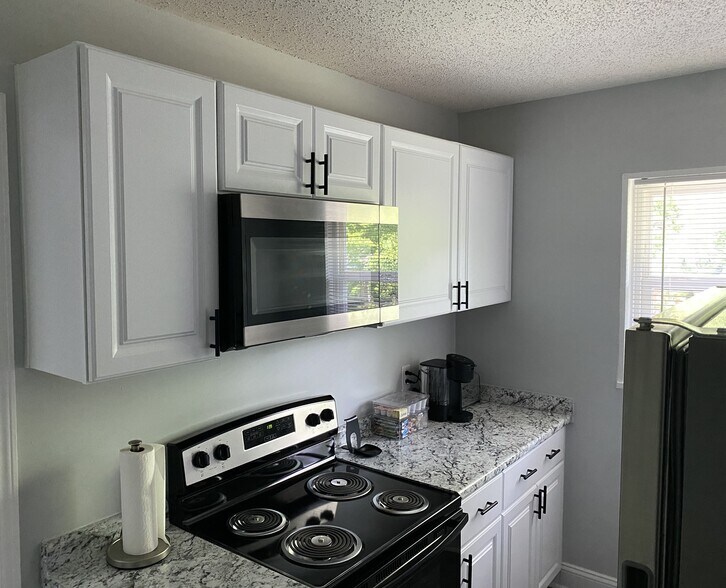 Building Photo - 3415 Gilmer Ct
