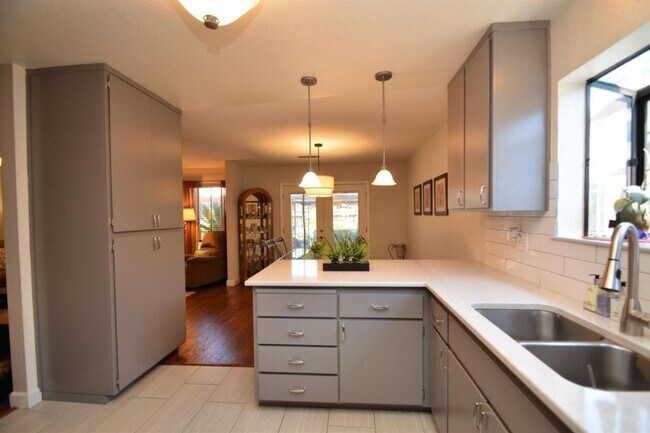 Building Photo - 4108 Madeline Way