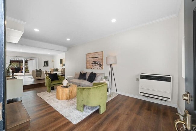 Building Photo - Spacious Remodeled Home with Separate Apar...