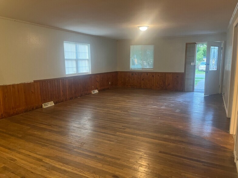 Building Photo - 514 N Fillmore St
