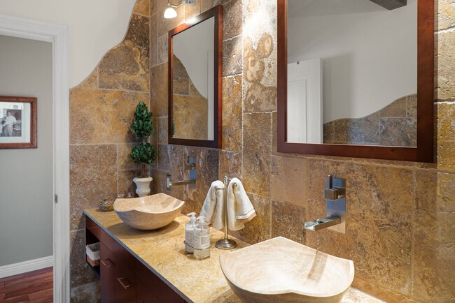 Building Photo - FURNISHED 6-12 MONTH LEASE - WEST SEDONA -...