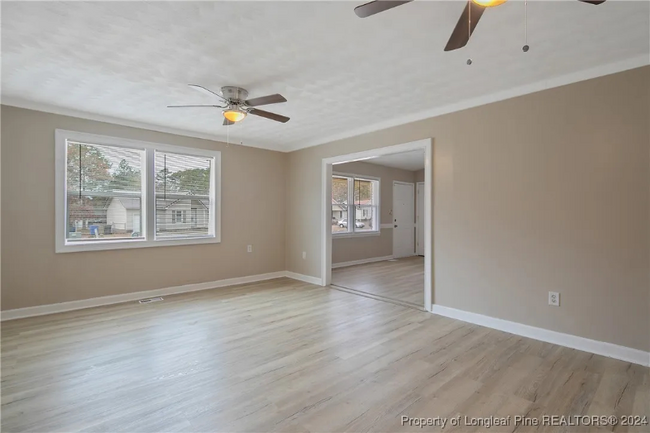 Building Photo - 929 Hollydale Ln